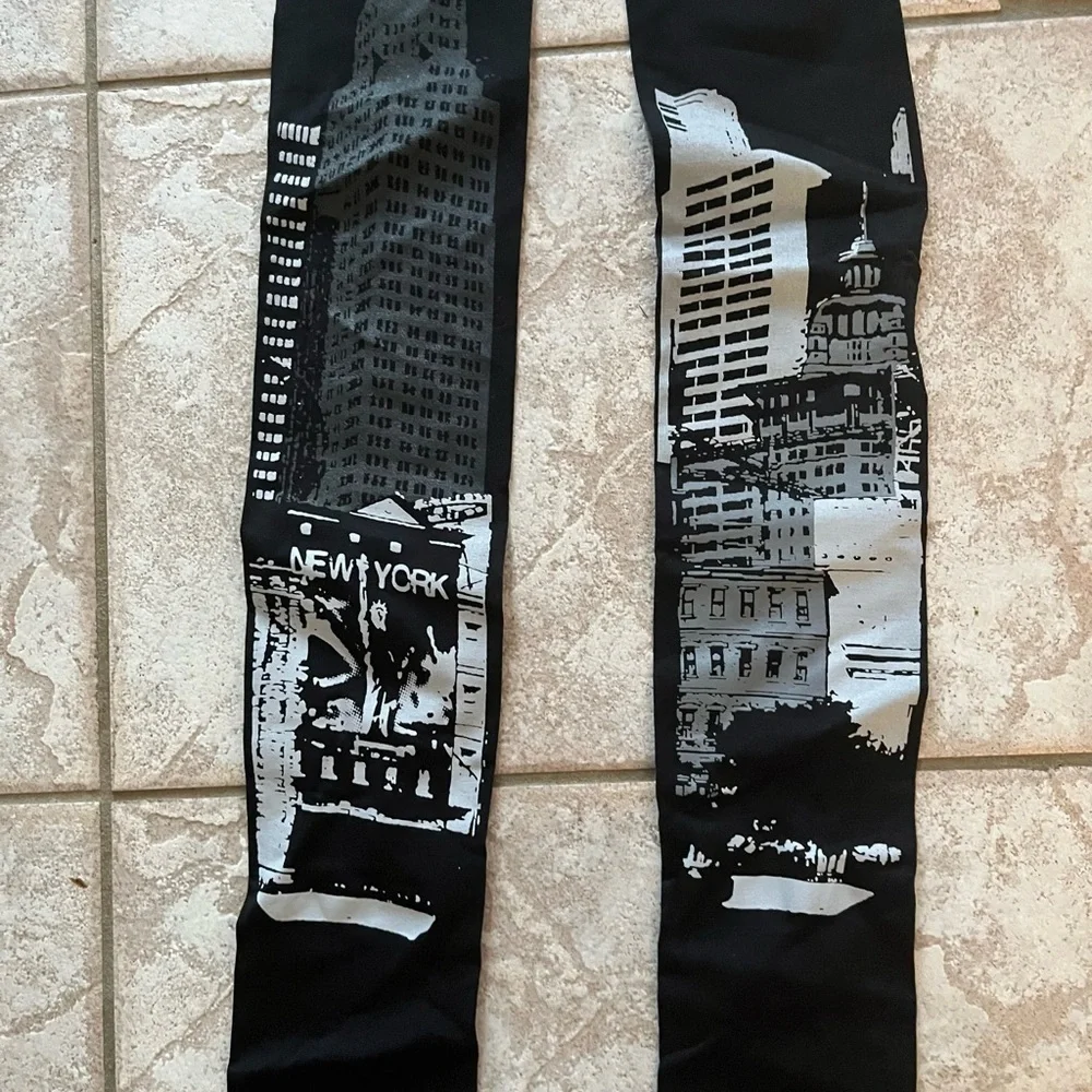 New York print Women's black white Tight l/xl..